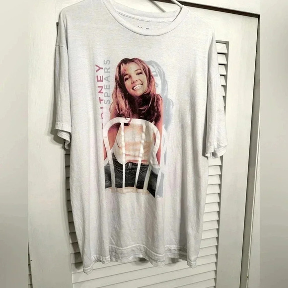 Britney Spears Tops - 90’s vintage britney spears t-shirt size XL short sleeve white 100% cotton